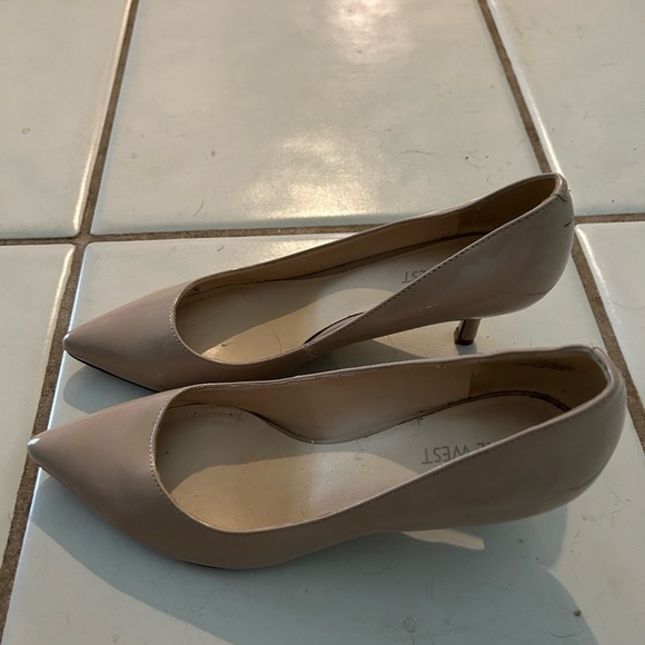 Nine West Women's Tan patent Flats - Picture 3 of 7